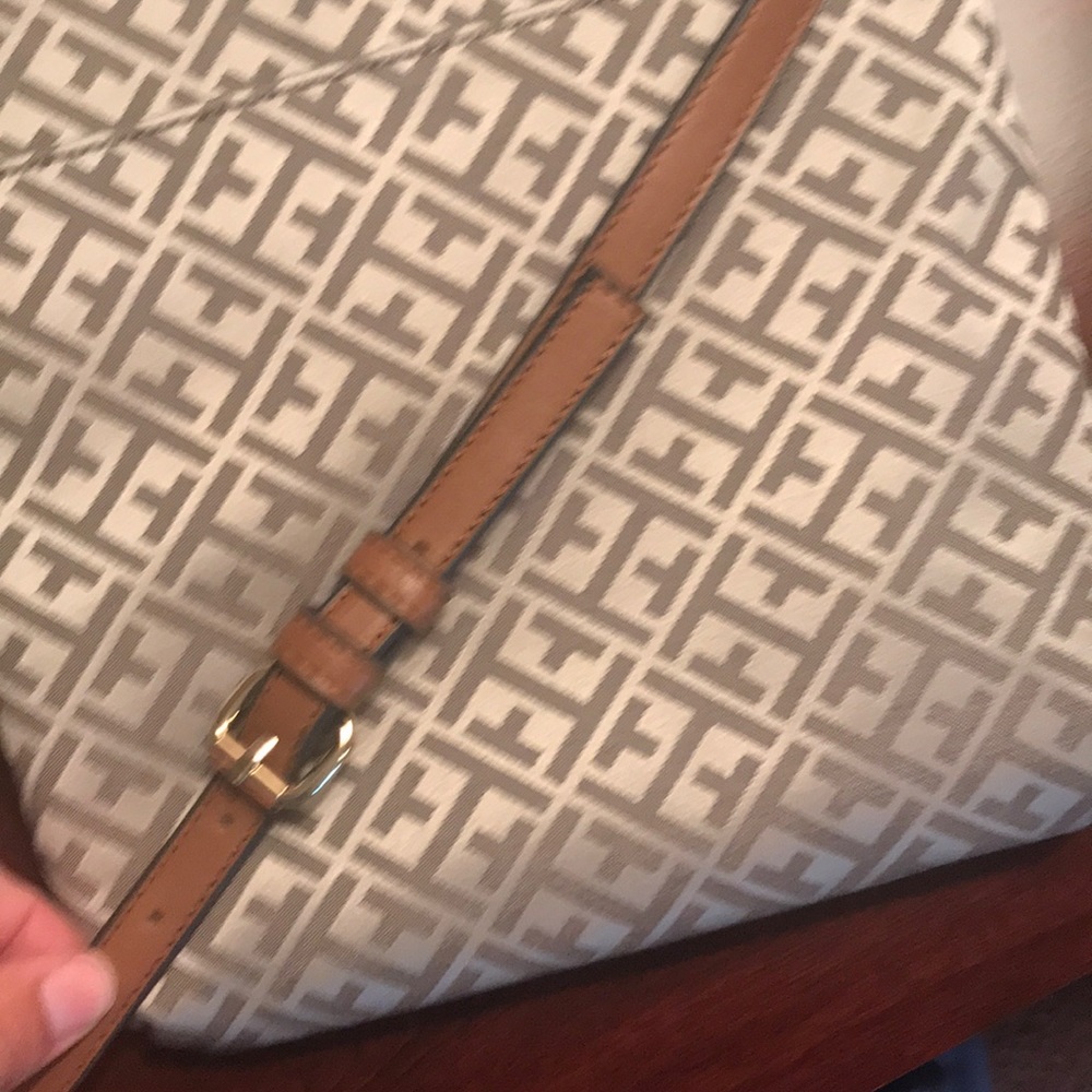 ❌SOLD❌Tommy Hilfiger Crossbody - Picture 4 of 8
